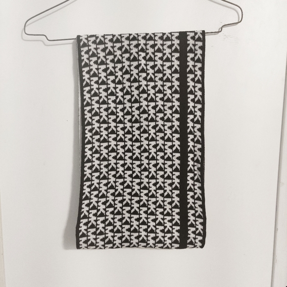 Michael Kors Accessories - NWOT MICHAEL KORS Logo Infinity Wrap Scarf